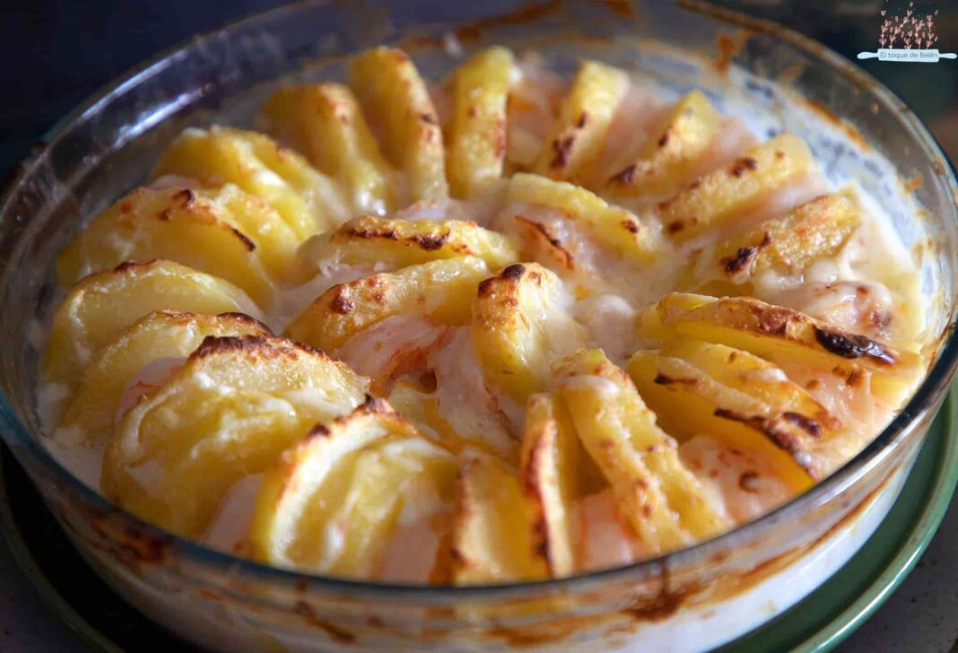 Patatas gratinadas con langostinos, sin gluten