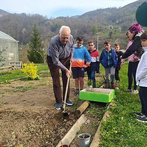 Actividades intergeneracionales en la Residencia de Mayores de Felechosa