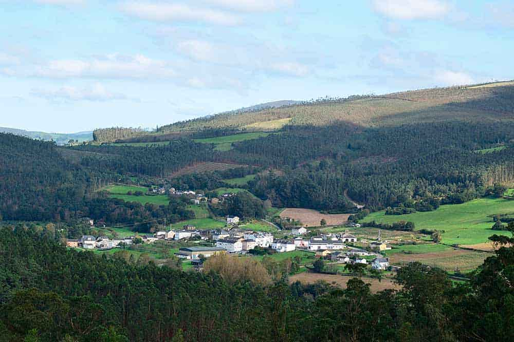 Panorámica de San Tirso de Abres (Occidente asturiano)