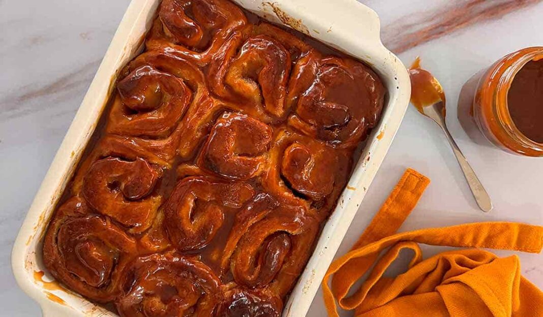 Rollos de manzana y caramelo salado echos por Rapacina Repostera