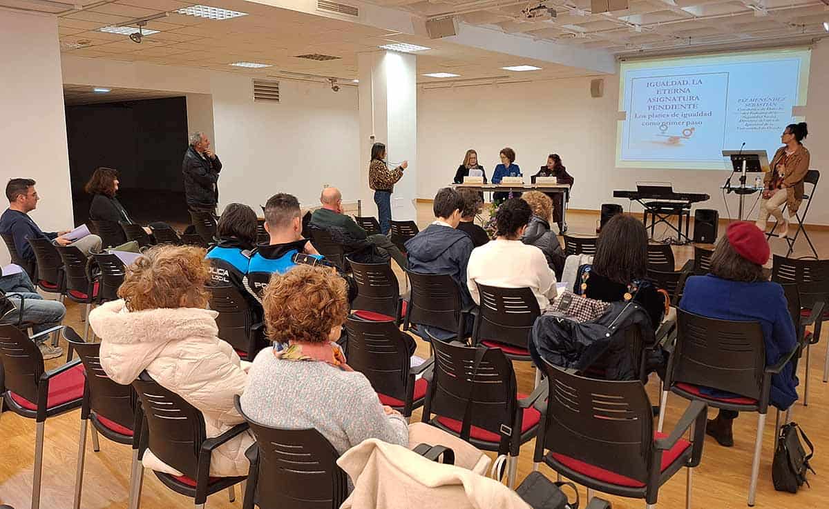 Navia presenta su VI Plan de Igualdad Presentación del VI Plan de Igualdad de Oportunidades entre hombres y mujeres de Navia 2024-2028 el pasado 20 de marzo en El Liceo de Navia