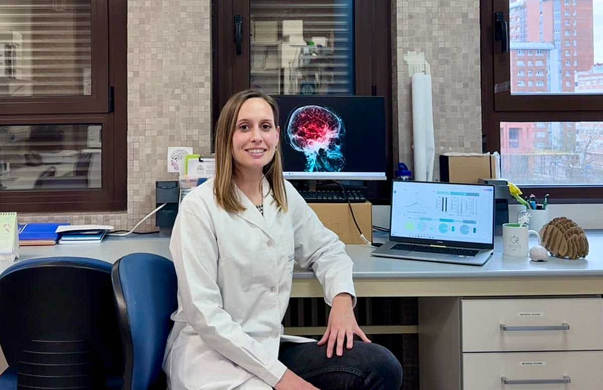 Ester Pérez-Martín, investigadora: «Buscamos estrategias terapéuticas novedosas para hacer frente a la neurodegeneración» Ester Pérez-Martín, investigadora, en la empresa Neurotech.