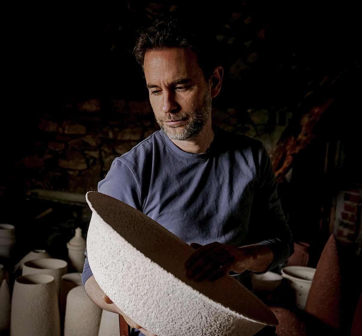 Raúl Rodríguez Arias, artesano ceramista de Llamas de Mouro (Cangas del Narcea)