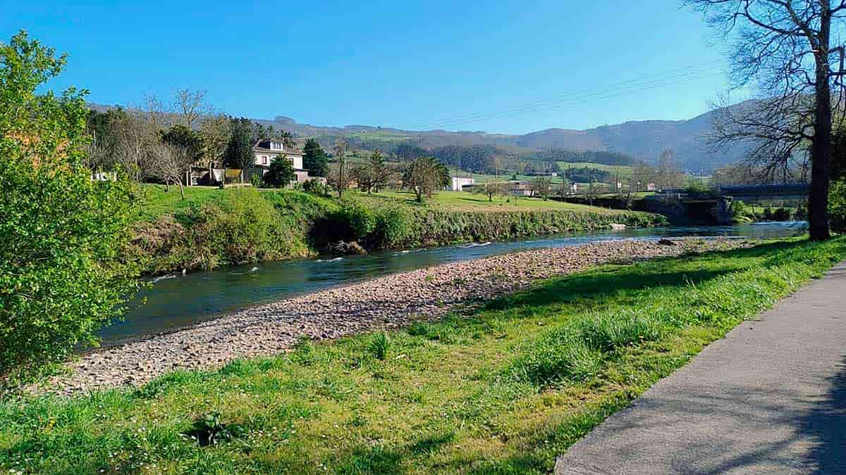 San Tirso prepara una Semana Santa redonda Paseo fluvial en torno al río Eo, en San Tirso de Abres