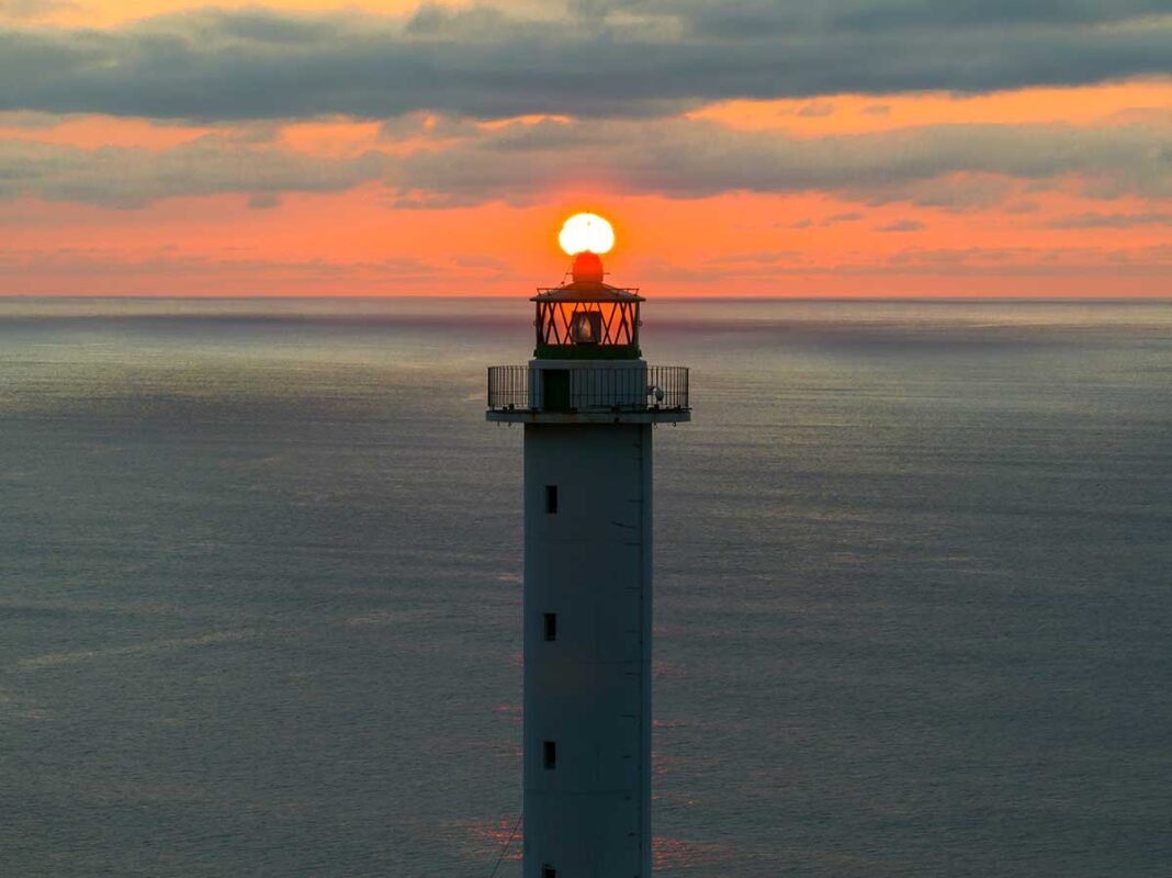 Faro de Luces, Colunga