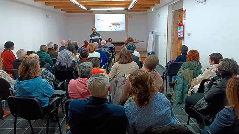 Plataforma Xente del Navia, juntos frente a una invasión eólica 2 Visualización del documental "Vidas irrenovables (Naturaleza o Miseria)", del director Francisco José Vaquero Robustillo