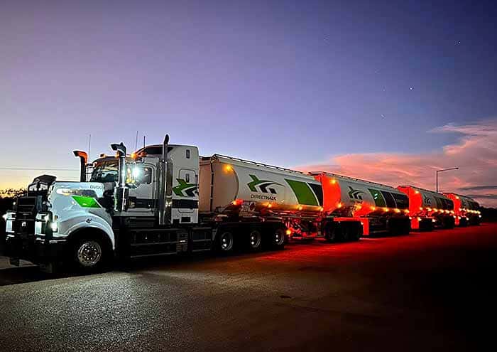 Elsi Rider, motera y aventurera: «Los viajes son como la vida misma» 6 Camión australiano de 53 metros de largo.