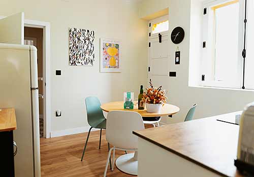 Vista de la cocina. los Ojos de Bel, vivienda vacacional Pet Friendly en Asturias