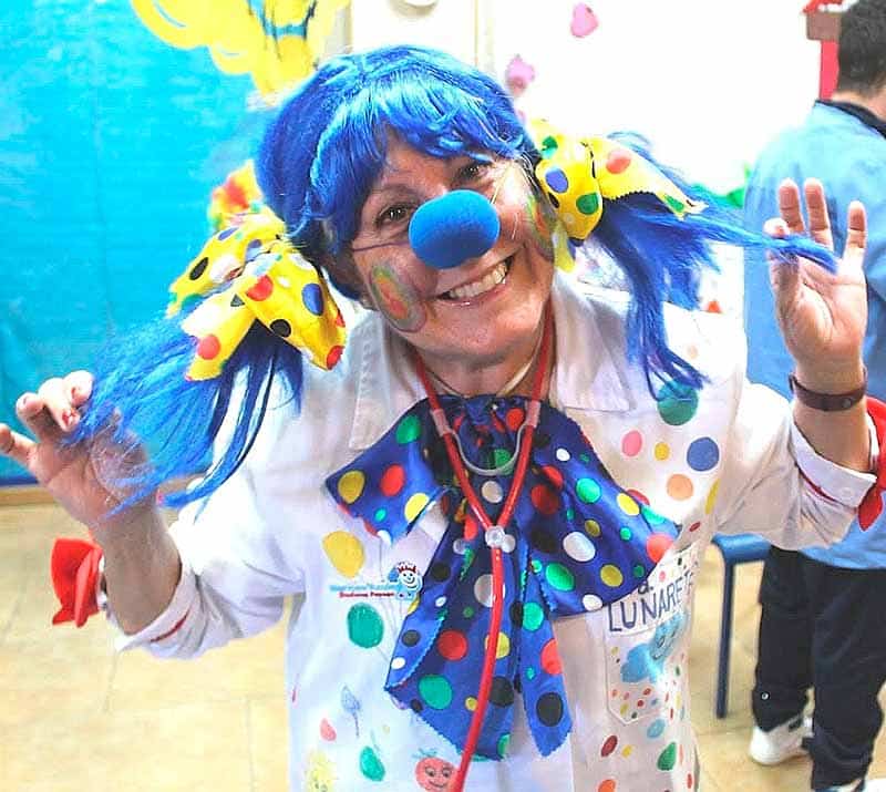 Soledad Pozuelo “Sol” (Narices azules Doctores payaso): «Hay algo mucho más grande que la risa que es la positividad» 1 Soledad Pozuelo "Sol", Doctora Lunaretes. Narices Azules Doctores Payaso.