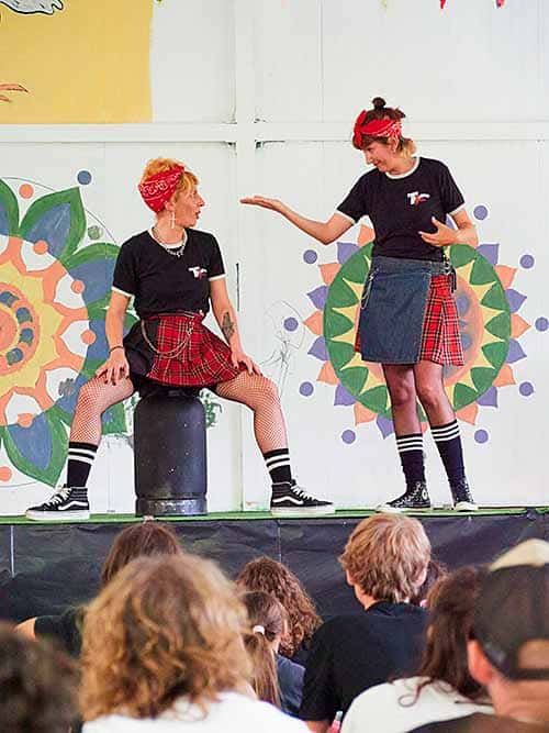 Pita Festa, una militancia festiva y rural 4 Trivilorio Impro en una representación en el Pista Festa.