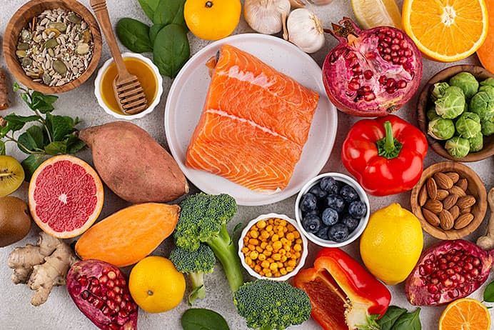 Conjunto de alimentos saludables.