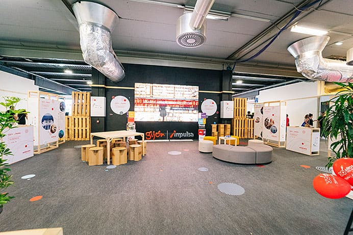Stand de Gijón Impulsa en la FIDMA 2024