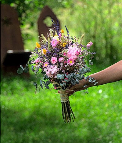 Ramo de flores elaborado en el Taller floral Verdenaz.