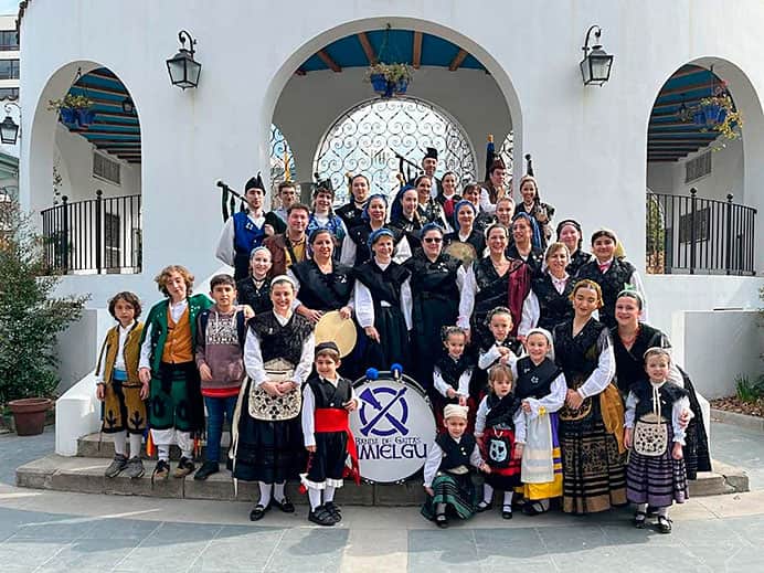 Banda de Gaitas Ximielgu en Santiago de Chile.