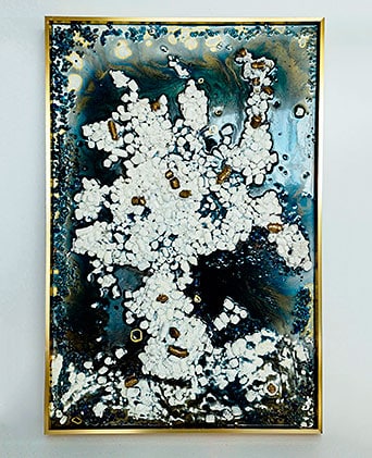 Manantial de espejos verdes. Obra de la artista asturiana Patricia L. Amorós