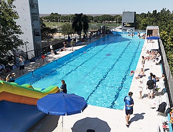 Una de las piscinas del Centro Deportivo Covadonga. Centro Asturiano de Buenos Aires