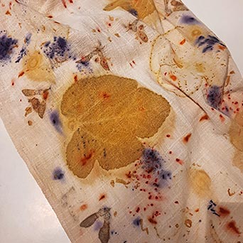 Tejido estampado de Eucalipto y Mimosa.