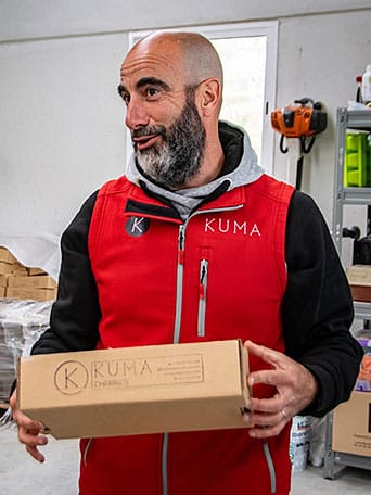 Gabriel Rius, de la empresa Kuma Cherries ubicada en Allande (Asturias)