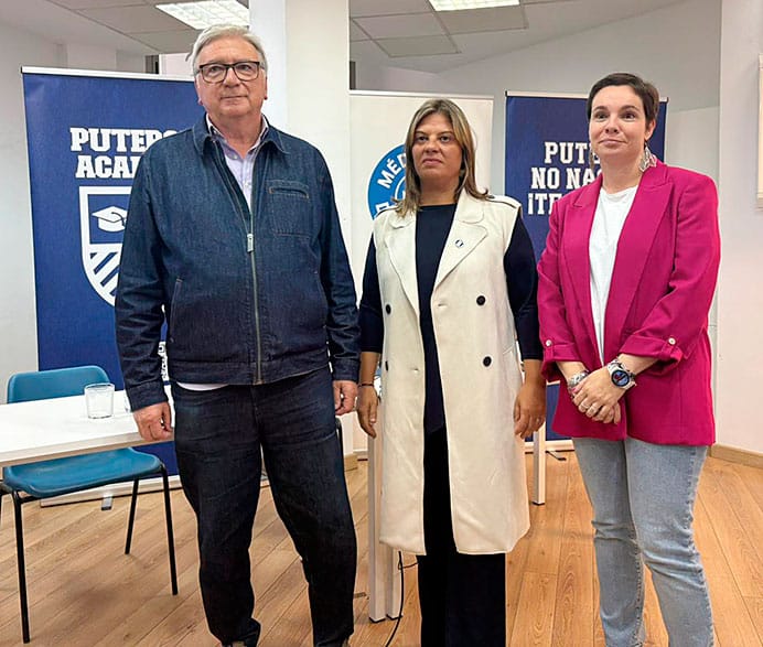 Rueda de prensa Putero's Academy. De izda. a dcha. José Fdez., presidente de Médicos del Mundo; Gimena Llamedo, vicepresidenta del Principado y Vanesa Fdez., directora del Instituto Asturiano de la Mujer