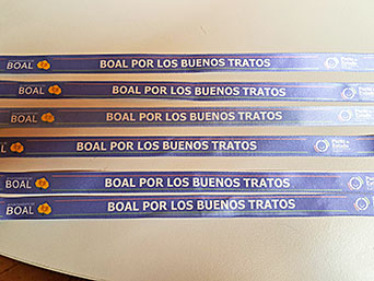 Pulseras conmemorativas para el 25N 2025 en Boal.