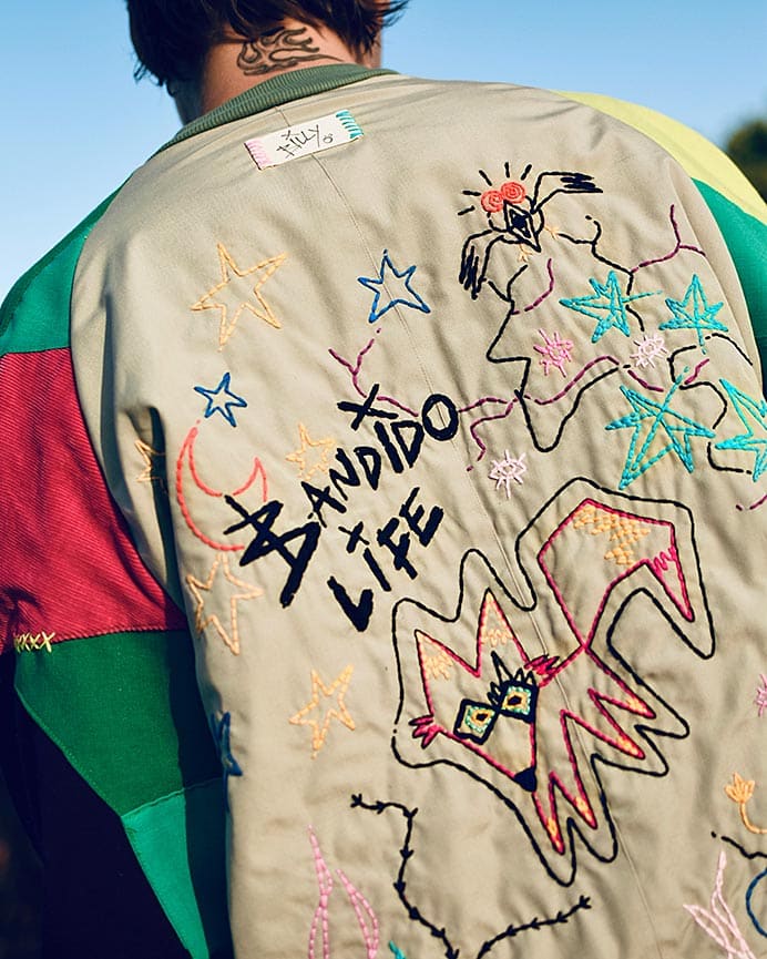 Chaqueta de Pokhara Artesanía con bordado de Billy Loborda.