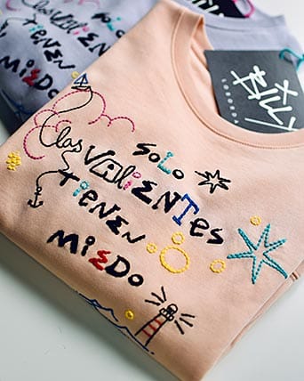 Sudadera sostenible 100% algodón orgánico, bordadas a mano por Billy Loborda