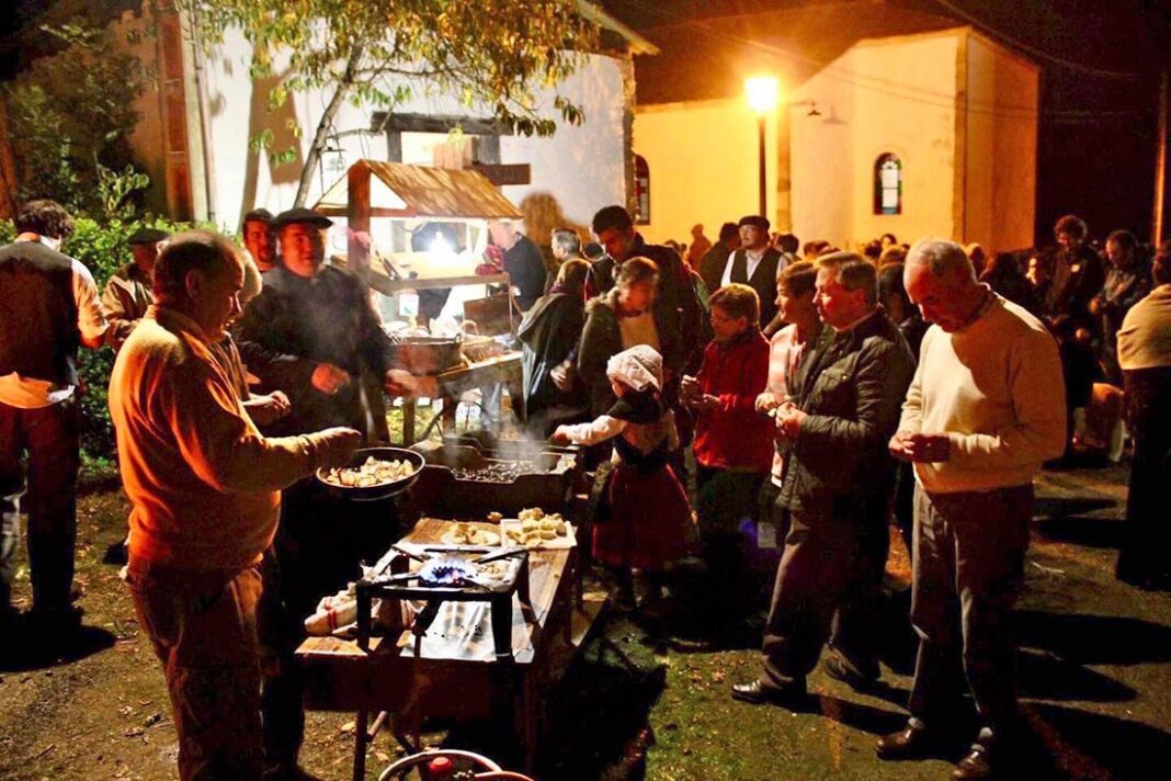 El Festival del Esfoyón y el Amagosto de Navelgas (Tineo) en una edición anterior