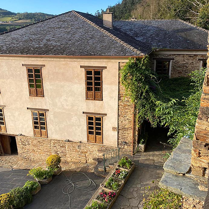 Yolanda Alzu (Amaido), reconocida con el premio Mejor Empresaria Autónoma 2025 2 La Casona de Amaido. San Tirso de Abres