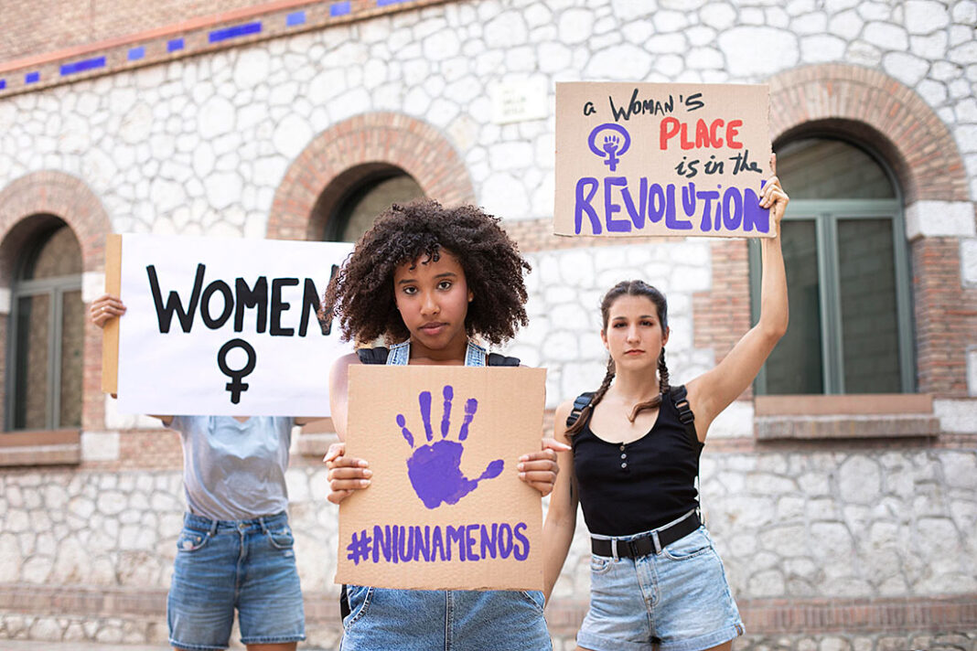 Mujeres se manifiestan el 25N por sus derechos.