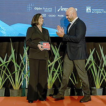 Teresa Fdez. Marmiesse fue reconocida en la categoría Mujer Empresaria en los Premios Gijón Impulsa 2025.
