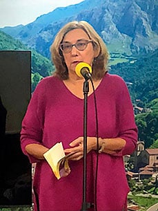 La poeta Marta Mori en Riosa.