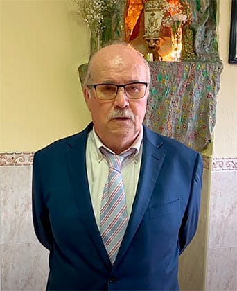 Asturias en Torrevieja: cómo el Centro Asturiano y los bolos unieron dos orillas 1 Enrique Fernández Valdés, natural de La Foz de Morcín, es el fundador y actual presidente del Centro Asturiano de Torrevieja.