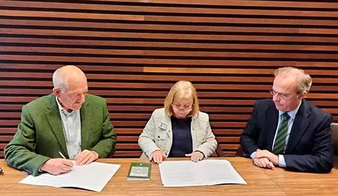 El RIDEA y el Centro Asturiano de Buenos Aires refuerzan lazos culturales a través del Atlántico 1 Por primera vez, la programación cultural del RIDEA viajará -en presencia o en voz digital- hasta un Centro Asturiano en el exterior. Y lo hará hacia Argentina.