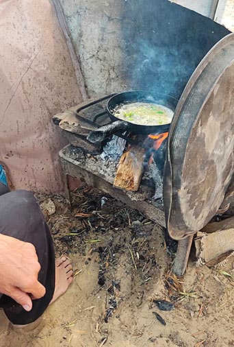 Asturias con Gaza 3 Cocinando en Gaza en condiciones infrahumanas.