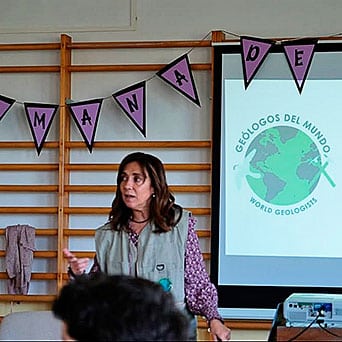 Boal ofrece referentes cercanos e inspiradores en el 8M 5 La geóloga Ángeles Fernández González, de Geólogos del Mundo.