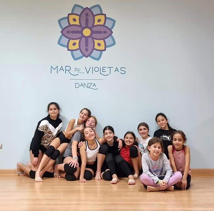 Candela Guerrero, alma máter de MDV Llanera: «La danza puede cambiar vidas y transformar la sociedad» 3 Alumnas en el centro de danza, deporte y bienestar Mar de Violetas.