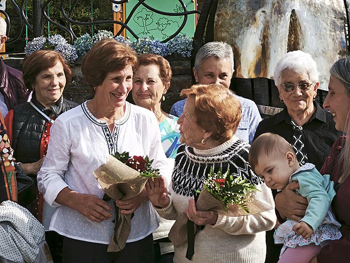 Santalla, un feminismo libre de etiquetas 3 Nieves de Millarado, II Premio Servanda, con Anita das Poceiras, galardonada en la edición anterior.