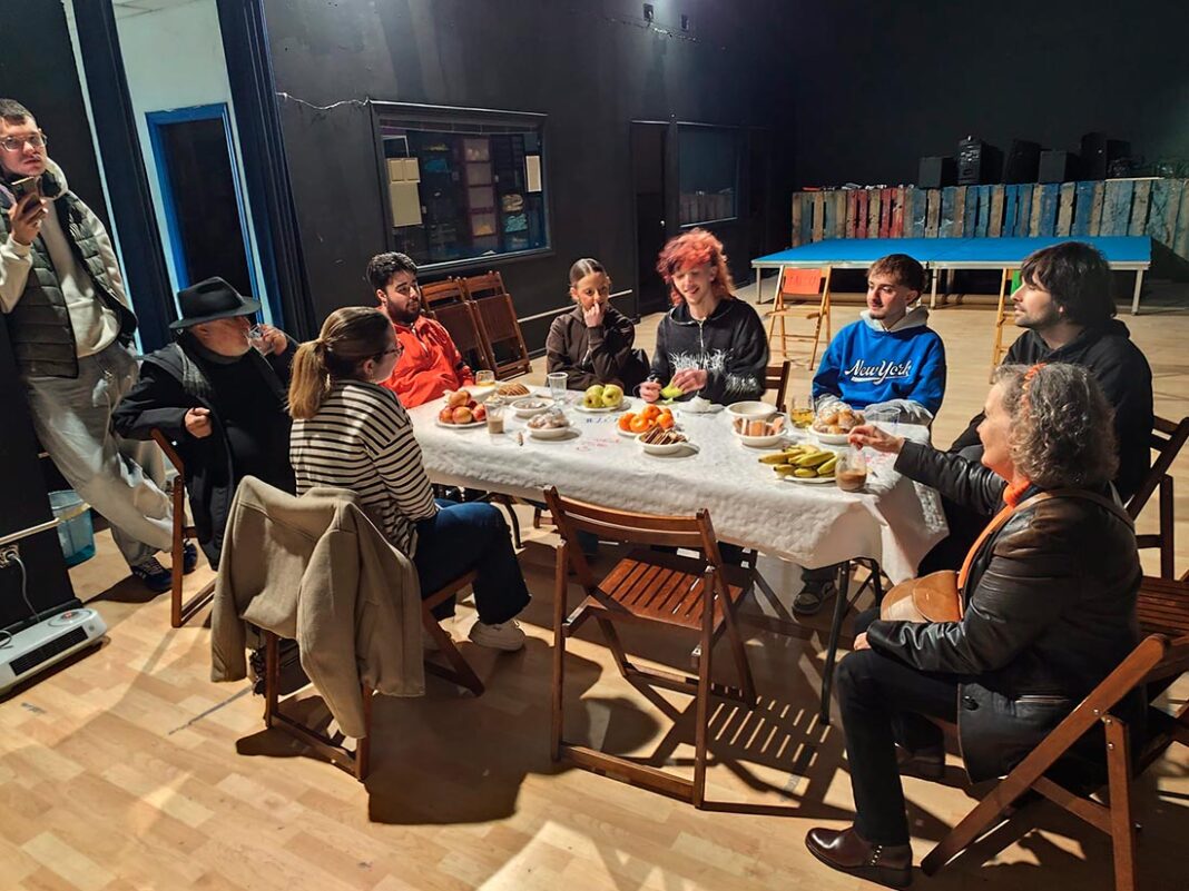 Actividad en el Espacio Cultural El Telón Azul. Barrio de Ventanielles (Oviedo)