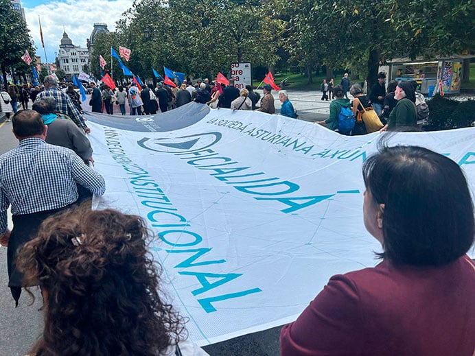 Berta Piñán: gran escritora y Premiu Nacional de Lliteratura 1 Manifestación durante la 47 Selmana de les Lletres.