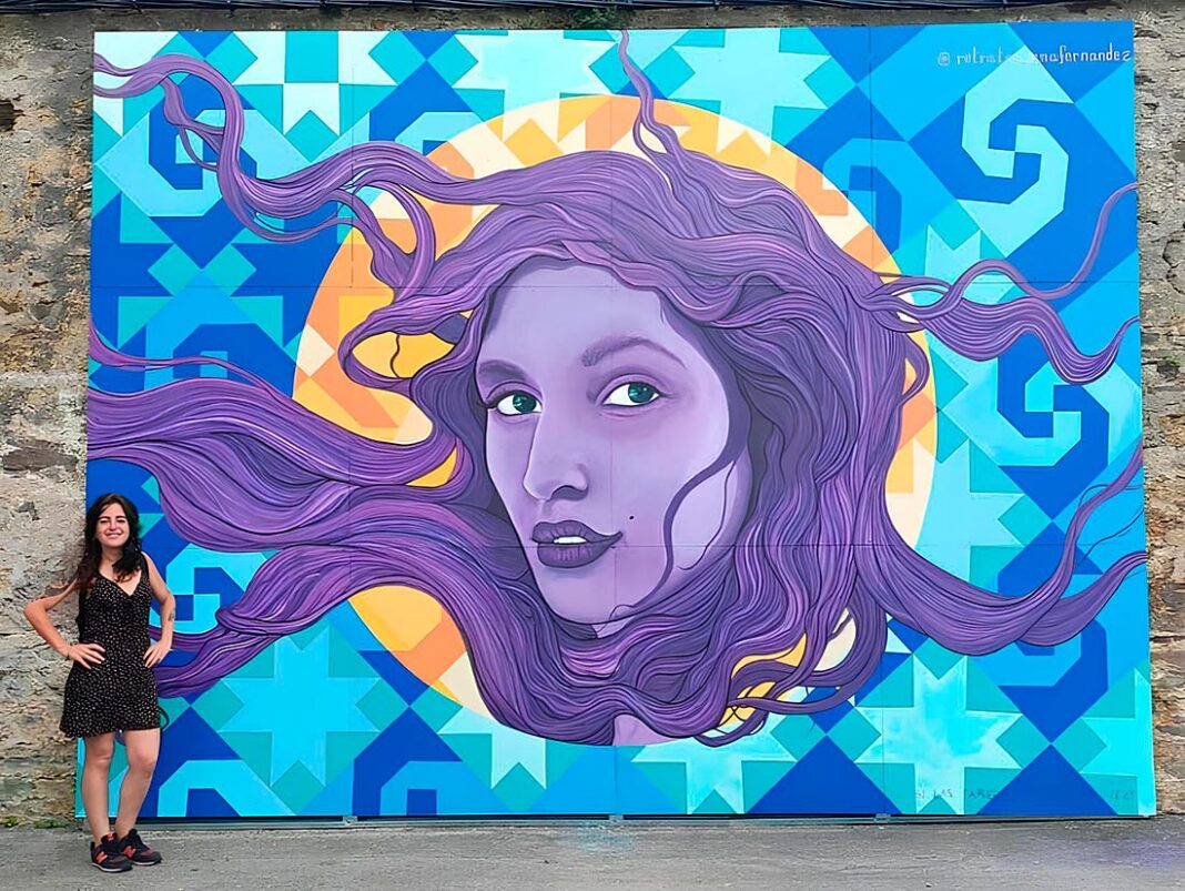 Mural que Ana Fernández realizó en Castropol, junto al Club del Mar, enmarcado en las Jornadas contra la Violencia de Género.