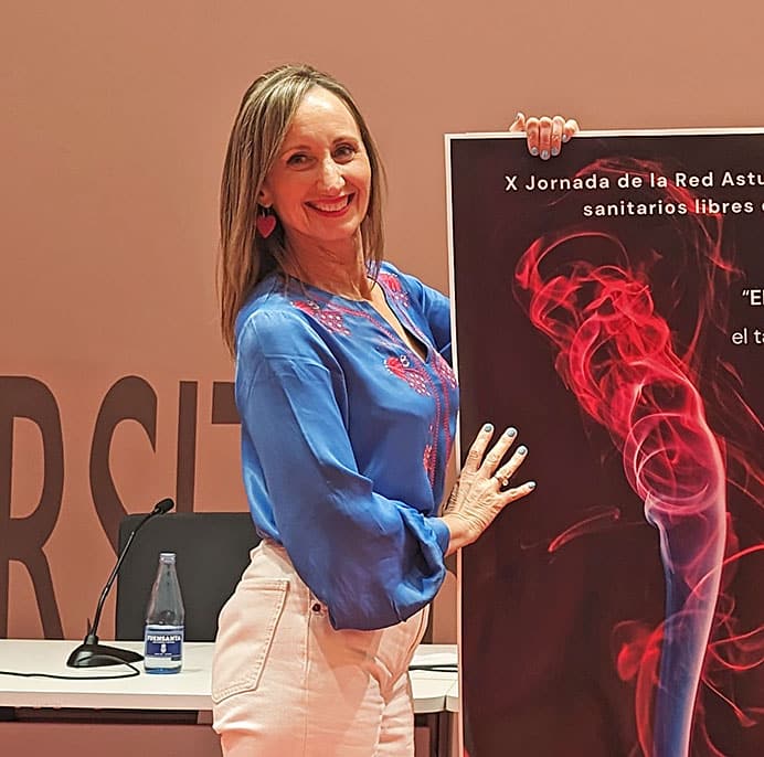 Raquel García, Unidad de Tabaquismo de Oviedo: «Las personas adictas nunca son libres» 1 Raquel García, enfermera y responsable de la Unidad de Tabaquismo de Oviedo.