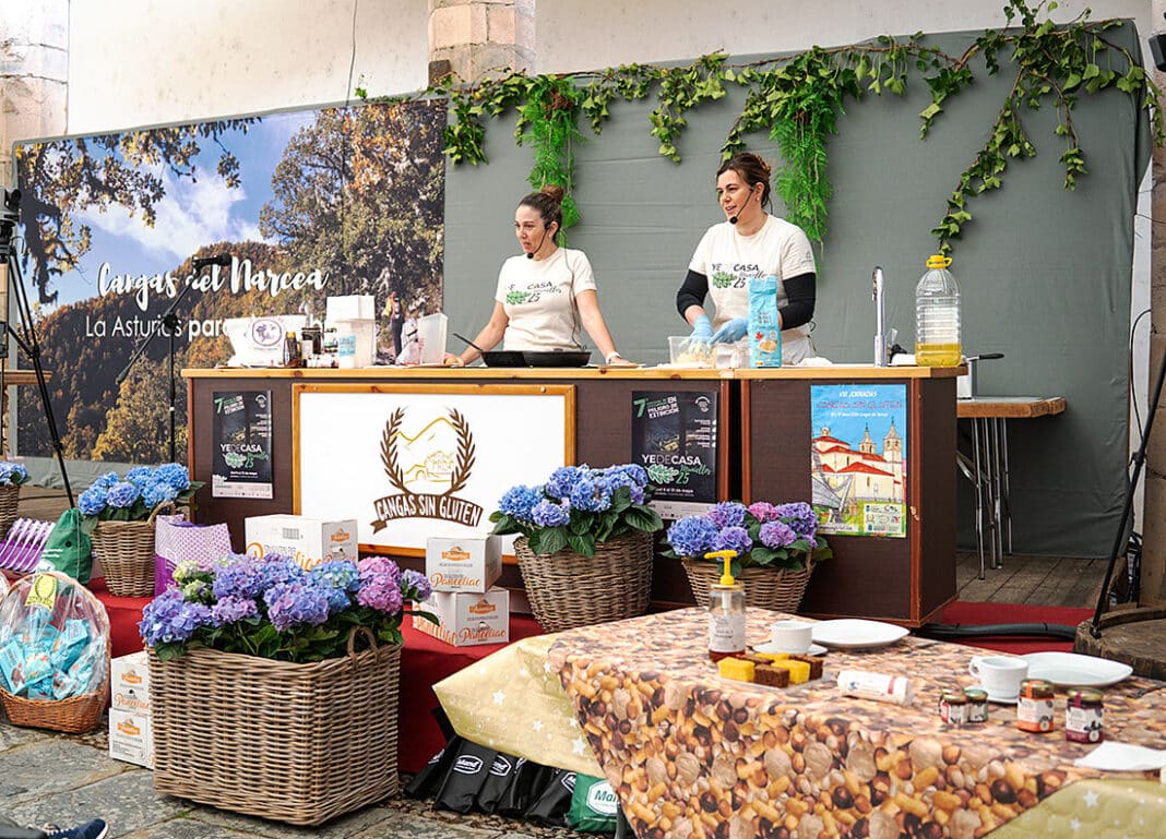 En las pasadas Jornadas Cangas Sin Gluten 2026, una de las actividades más esperada fue el showcooking dirigido por Ana Llano y Olga Álvarez