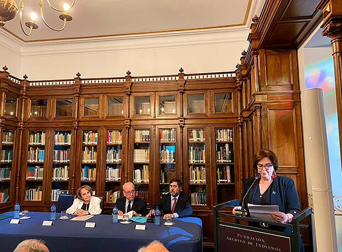 Nayda Fernández (Centro Asturiano de Chile), Patrona de Honor del Archivo de Indianos de Colombres 1 Nayda Fernández, del Centro Asturiano de Chile, pronuncia unas palabras de agradecimiento tras su nombramiento como Patrona de Honor del Archivo de Indianos de -Colombres (Ribadedeva)