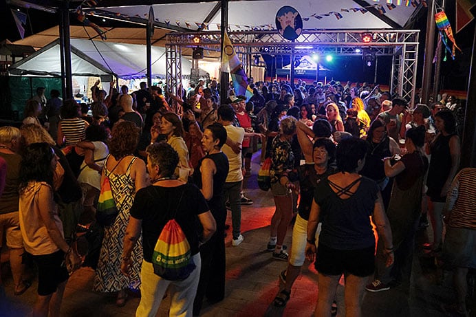 El Orgullín del Norte, el festival asturiano que visibiliza los derechos LGTBIQA+ 2 Fiesta nocturna en el camping de Deva (Gijón). El Orgullín del Norte