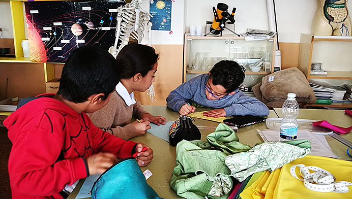 Trabajo social con alma: la experiencia de Nómades en Asturias 2 Taller para niños de Granda (Siero) impartido por la Asociación Asturiana para el Cambio Social “Nómades”