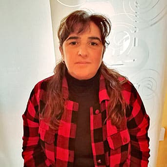 Trabajo social con alma: la experiencia de Nómades en Asturias 1 Mónica Iglesias, responsable del área de Intervención Social en la Asociación Asturiana para el Cambio Social “Nómades”