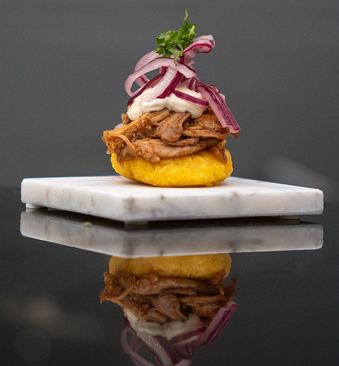 Borja Martín Palomino, chef y profesor de cocina: “Comer sin gluten no tiene por qué ser aburrido, se pueden hacer muchas cosas” 2 Tortos de maíz con pulled chicken y cebolla roja encurtida en sidra y cilantro