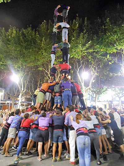 Dos santas y un mártir laico 3 Castellers Els Capgrossos.