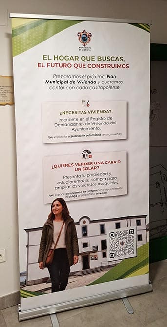 Castropol lanza un Plan para ofrecer viviendas accesibles a la ciudadanía 2 Cartel del nuevo Plan de Vivienda en Castropol.