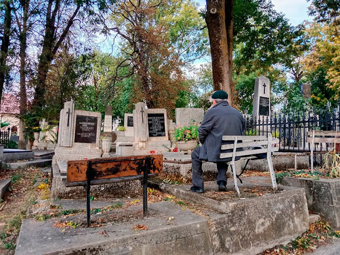 La casa donde no se come ni se bebe 3 Conversaciones en el Cementerio Central